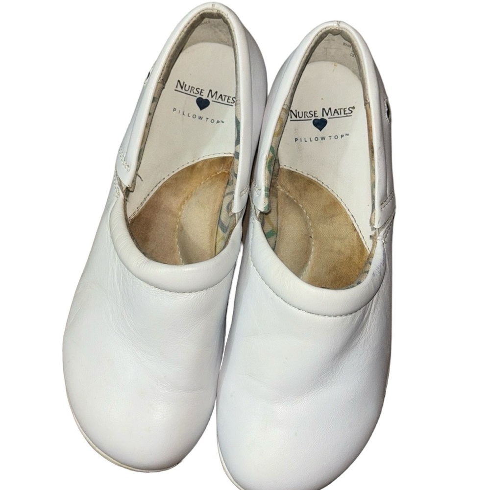 Nurse Mates Pillow Top White Shoes, Size 8 1/2 W